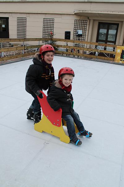 2013-12-28 La patinoire, le trio 003.JPG